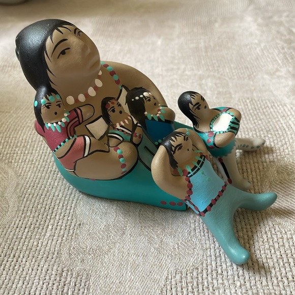 Storyteller Mother and kids 3 pc set Signed Southwest pottery hand made - Picture 7 of 11